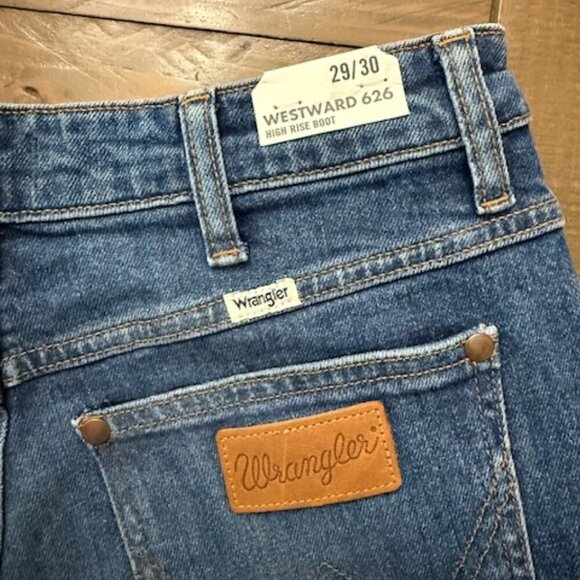 Wrangler Westward 626 High Rise Bootcut Blue Denim Jeans Size 29/30 NWT - Picture 3 of 5